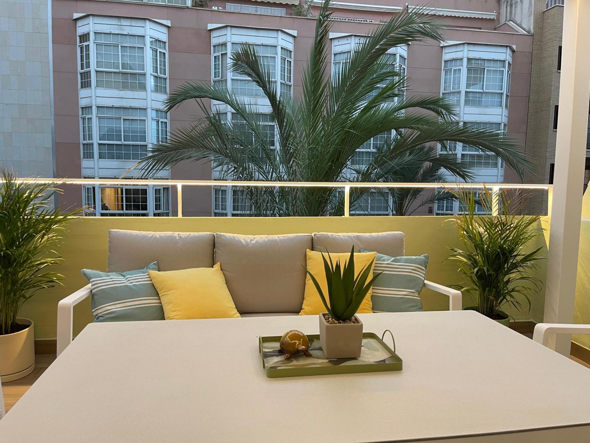 Gran Atico Con Terraza En El Centro De Alicante Eksteriør bilde