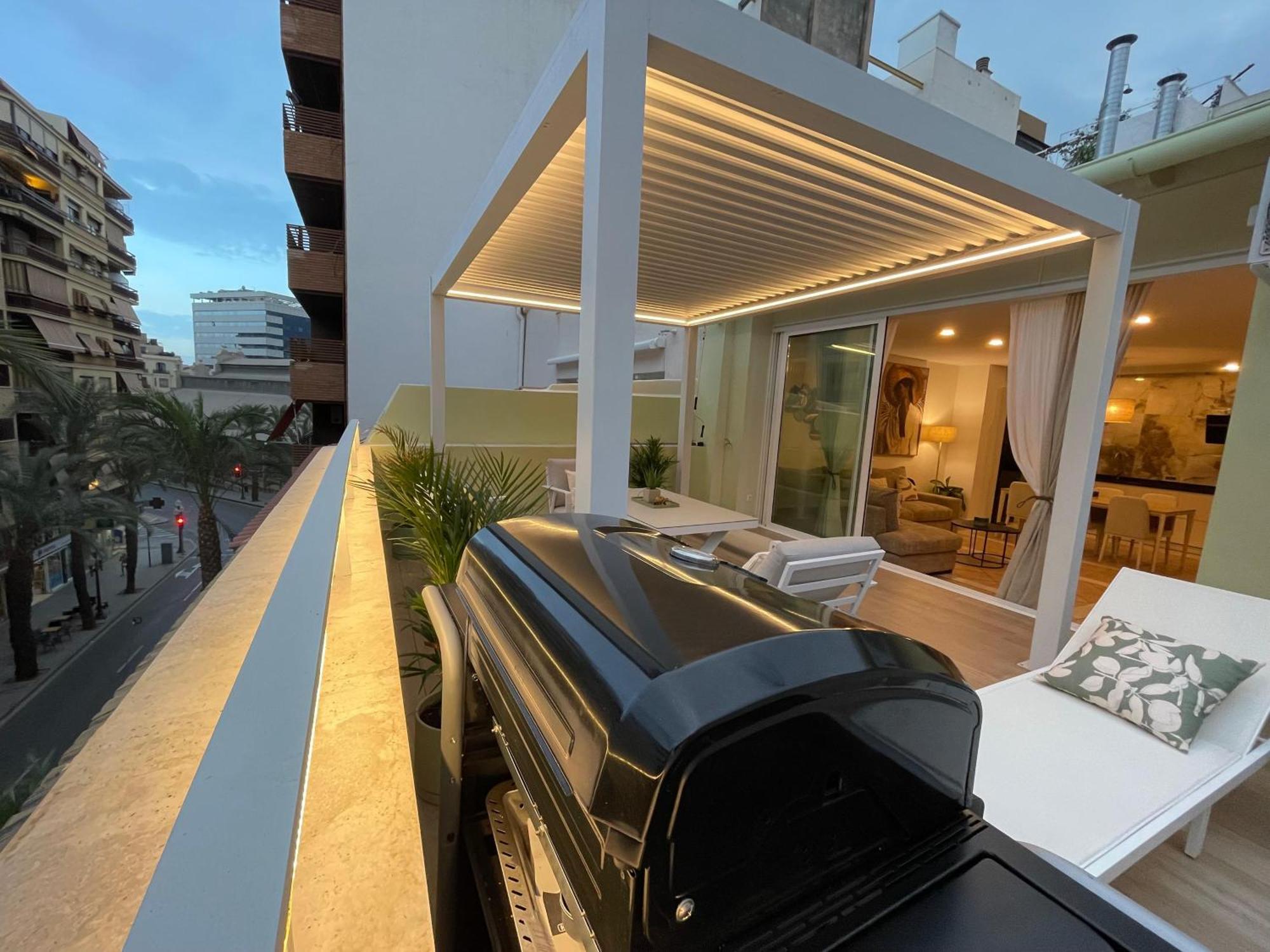 Gran Atico Con Terraza En El Centro De Alicante Eksteriør bilde